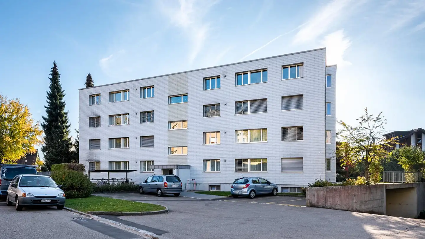 Parkplatz im Freien mieten - Pfaffbergstrasse 7, 8330 Pfäffikon ZH