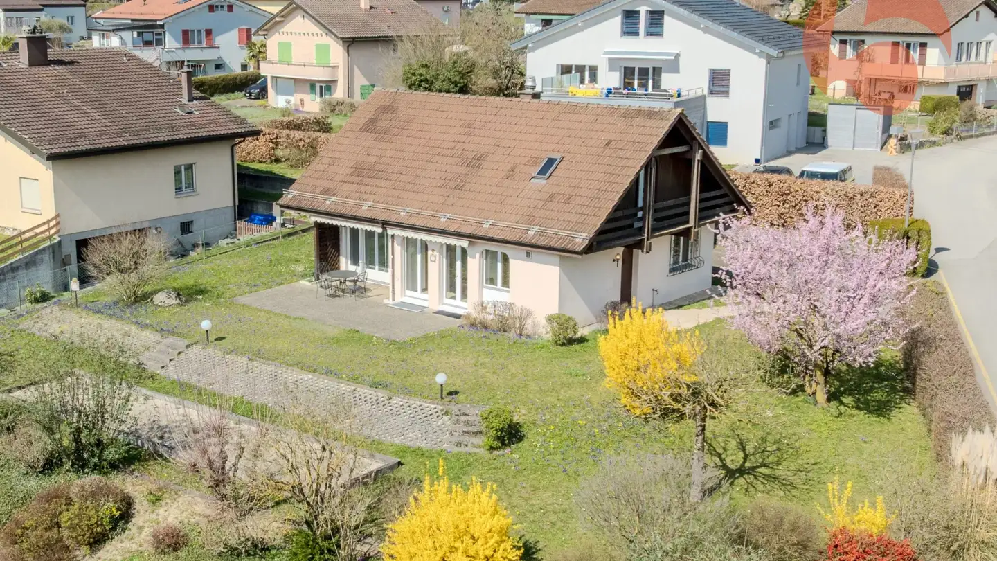 Single house for sale - 1305 Penthalaz