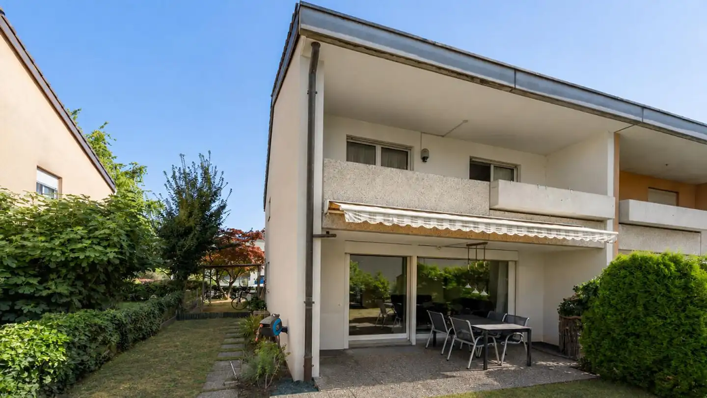 Stepped house for sale - Herrenweg 22, 4153 Reinach BL