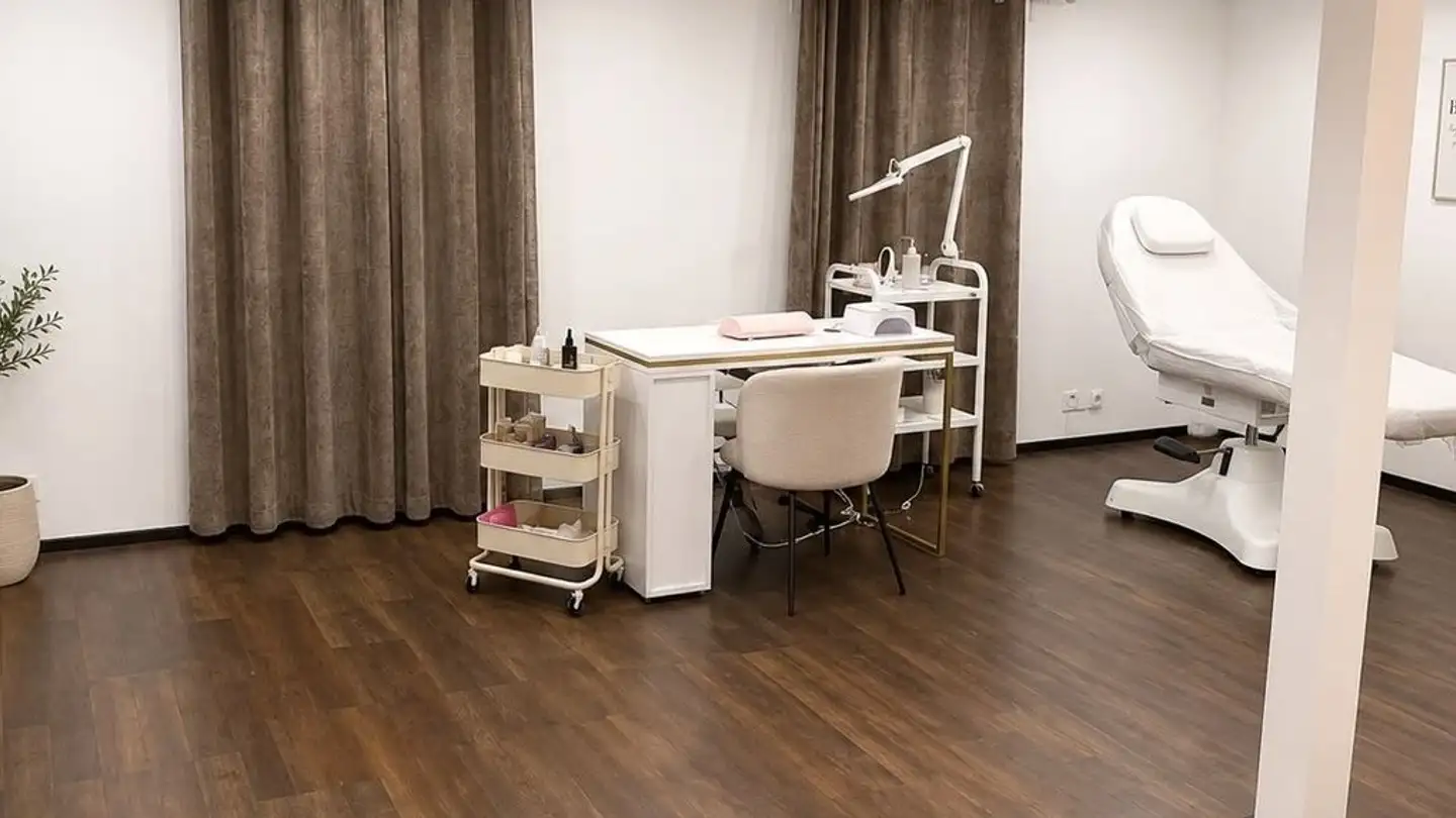 Commercial à louer - Watterstrasse 10, 8105 Regensdorf