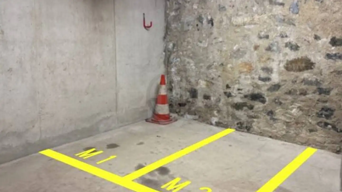 Place de parking intérieure pour moto à louer - Rue De La Morâche 2, 1260 Nyon
