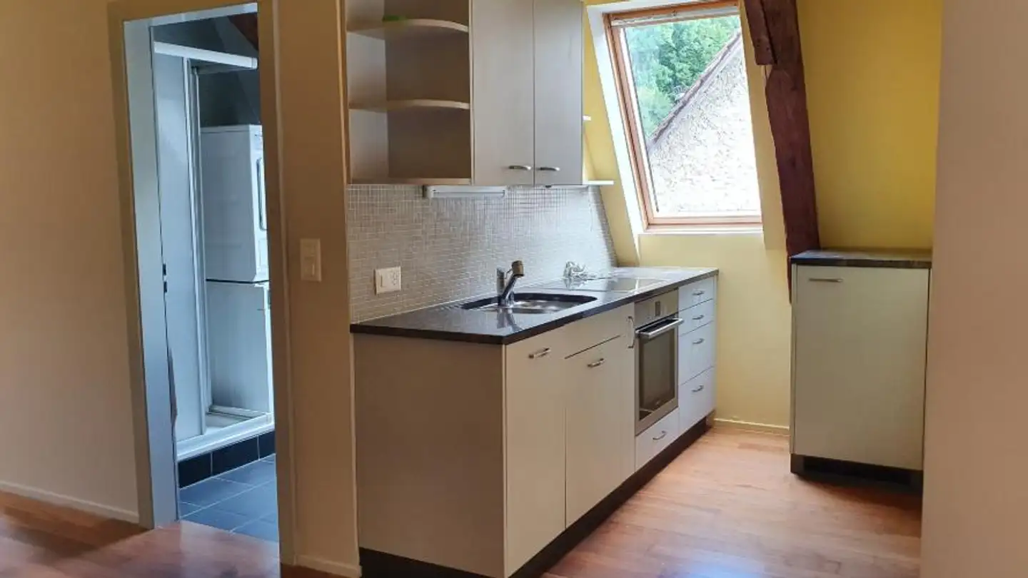 Dachgeschosswohnung mieten - Place De La Collégiale 2, 2042 Valangin