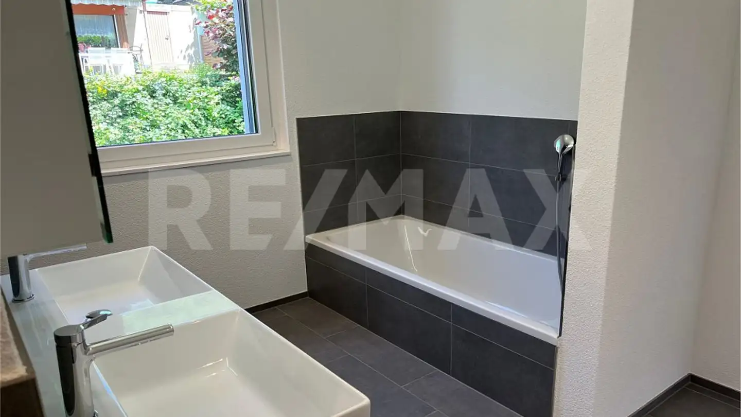 Duplex for sale - 4492 Tecknau