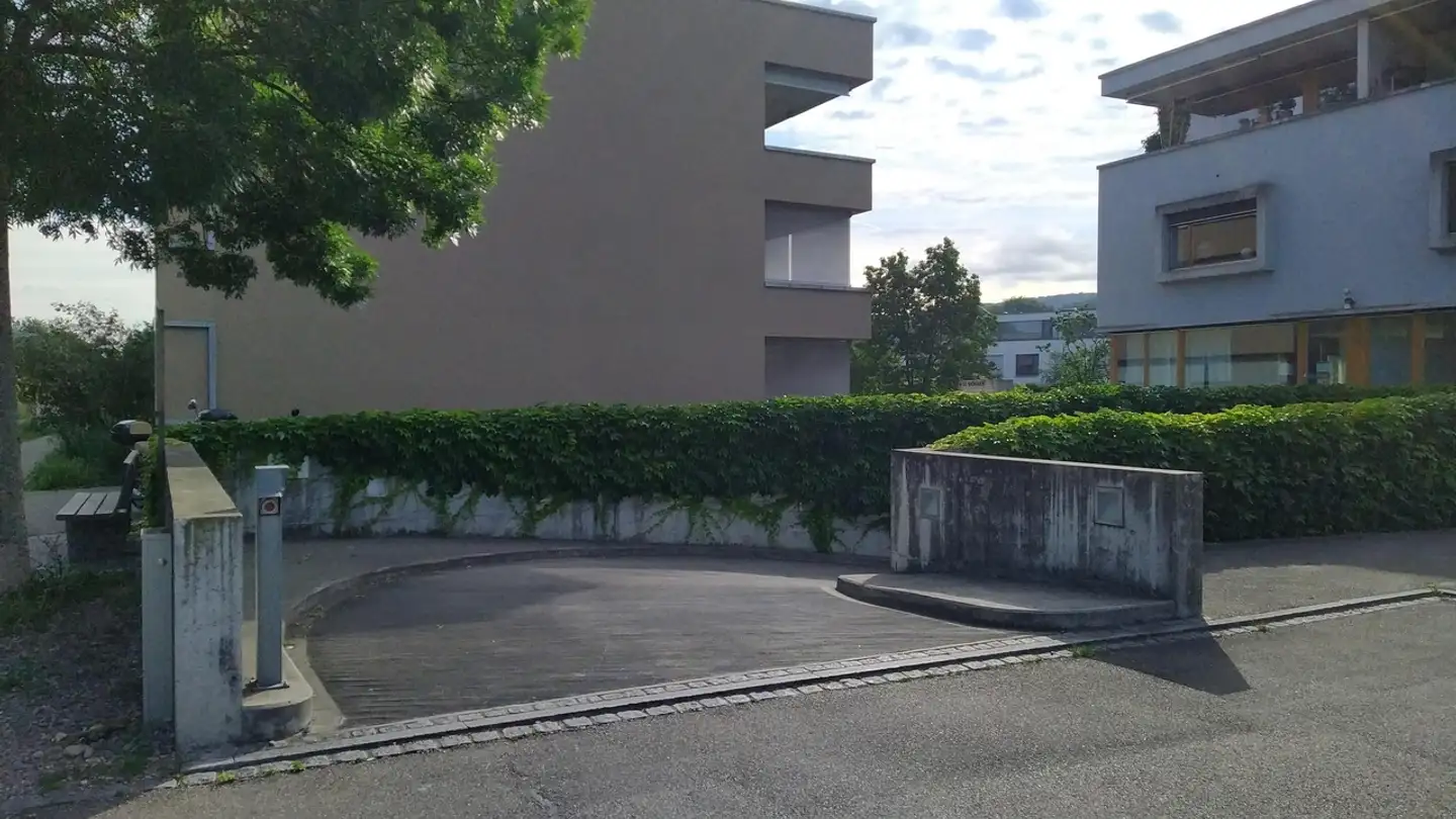 Place de parking extérieure à louer - Rüchligweg 55, 4125 Riehen