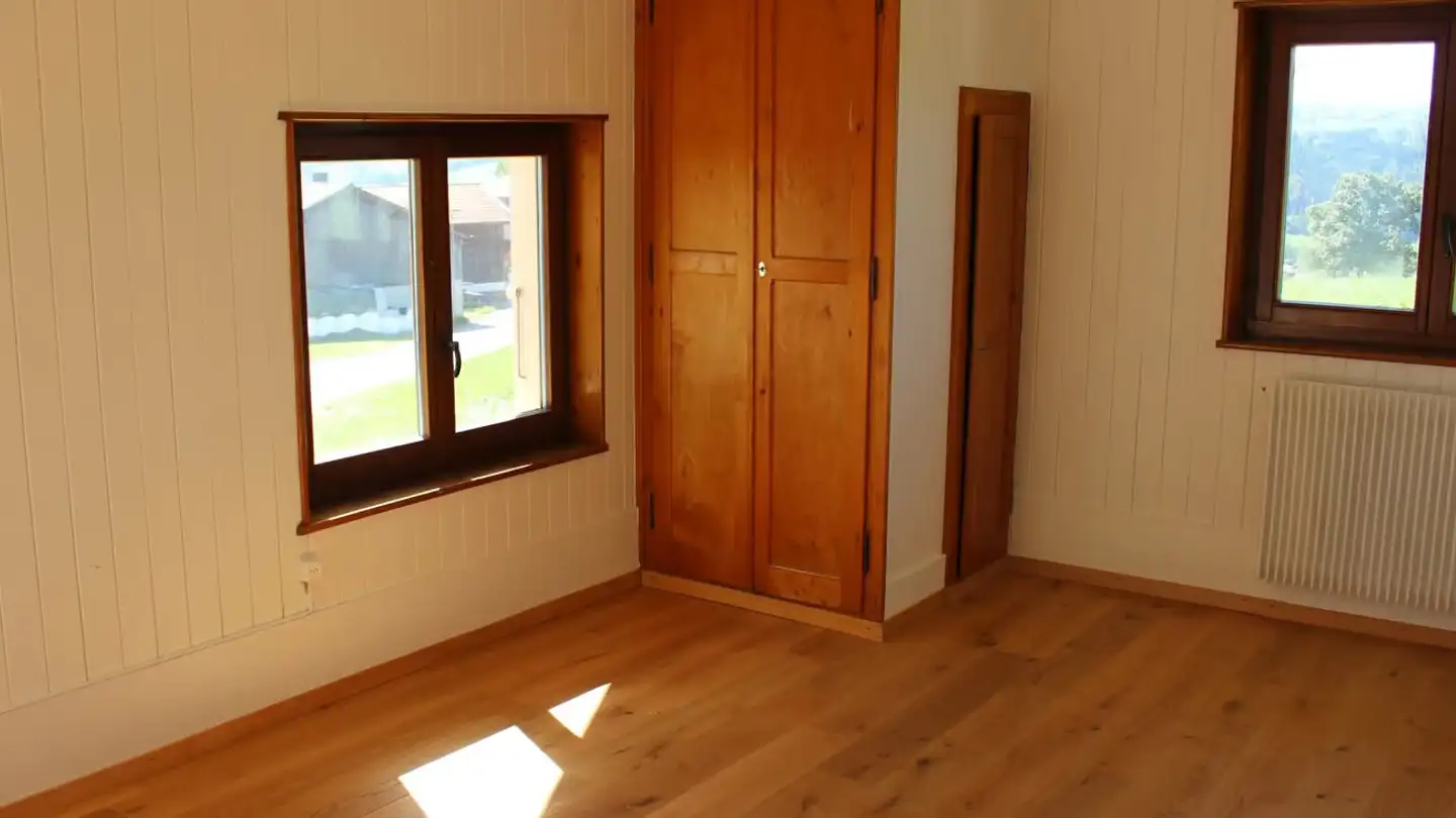 Stepped apartment for rent - 1673 Promasens - Photo 2