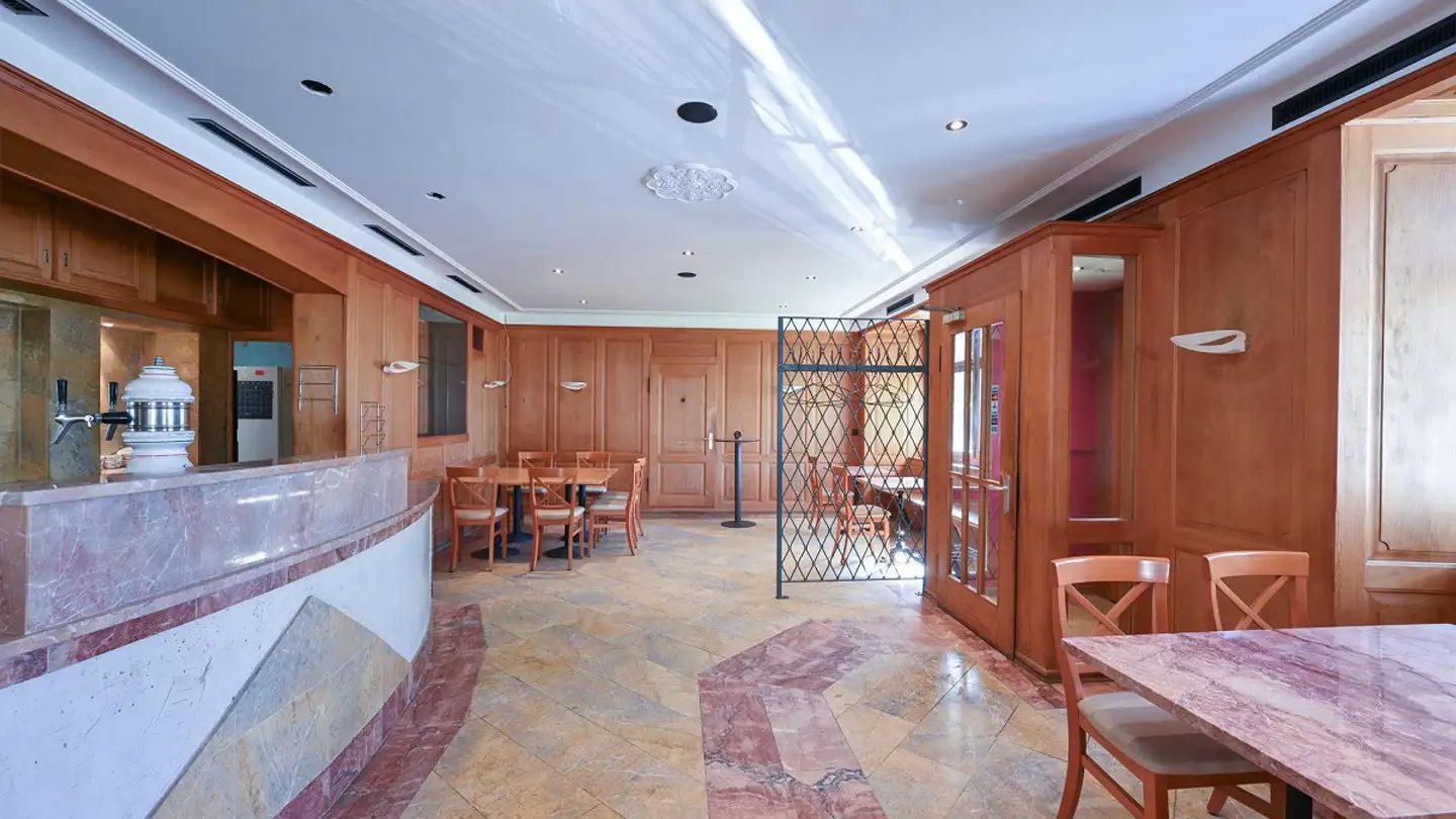 Restaurant for sale - Bergstrasse 8, 8215 Hallau - Photo 2