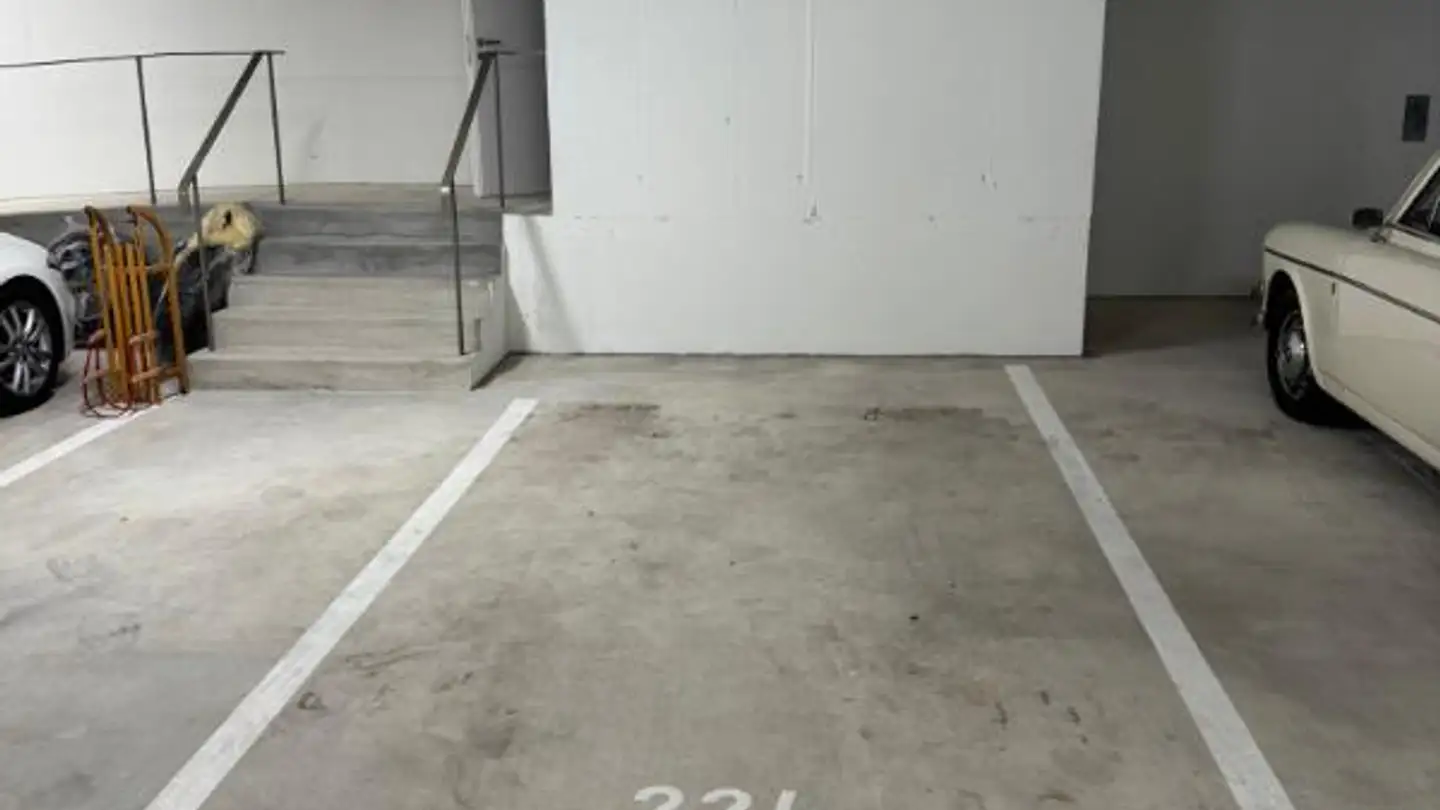 Underground parking space for rent - Hinterkirchweg 18, 4153 Reinach BL