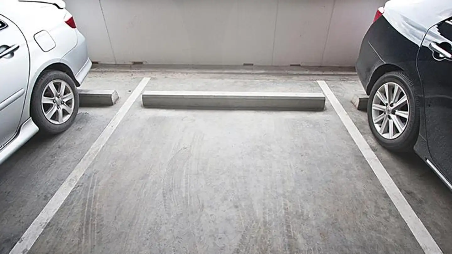 Tiefgaragenstellplatz mieten - Gassa Surò 59, 7013 Domat/Ems