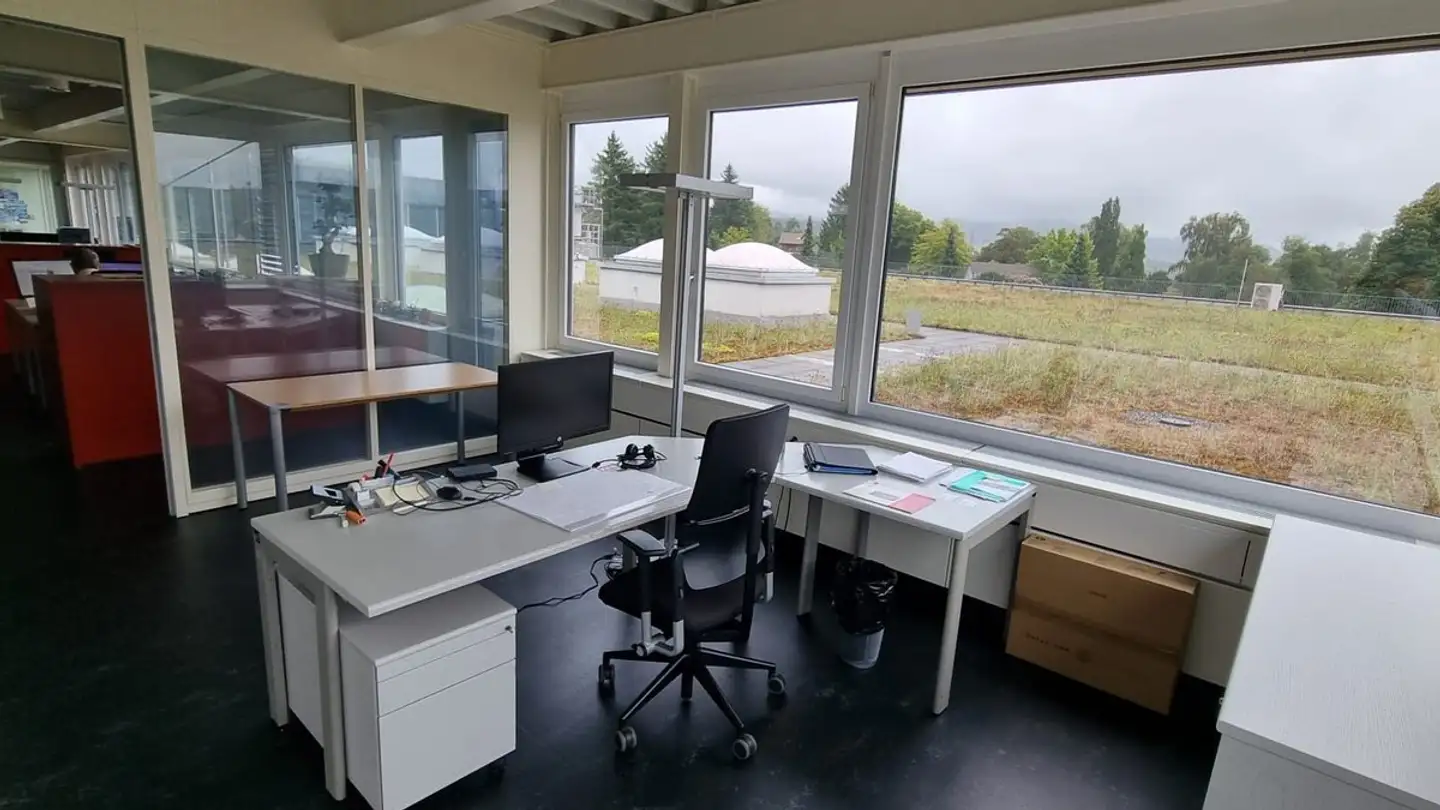 Office space for rent - Barzloostrasse 1, 8330 Pfäffikon ZH