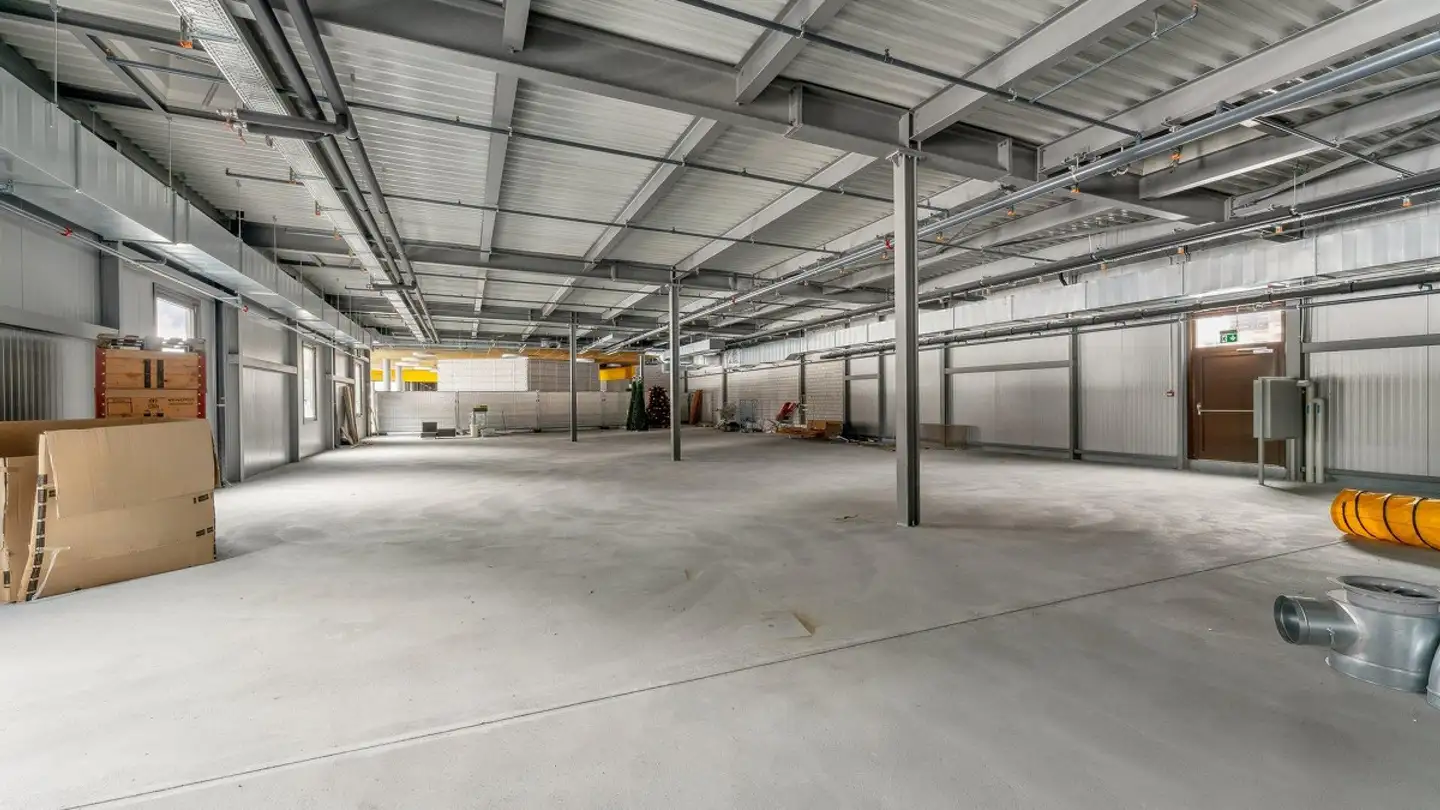 Commercial for rent - Dorfstrasse 2, 7220 Schiers - Photo 3