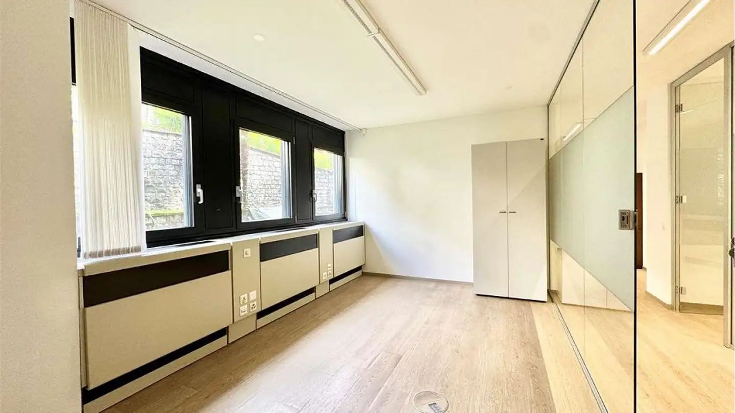 Office space for rent - Via Cantonale 3, 6900 Lugano