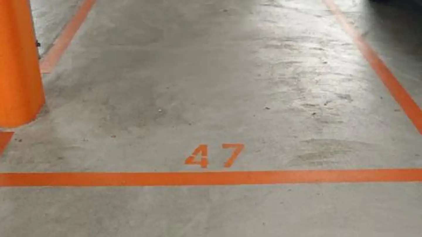 Underground parking space for rent - Schlüsselstrasse 8, 8645 Jona