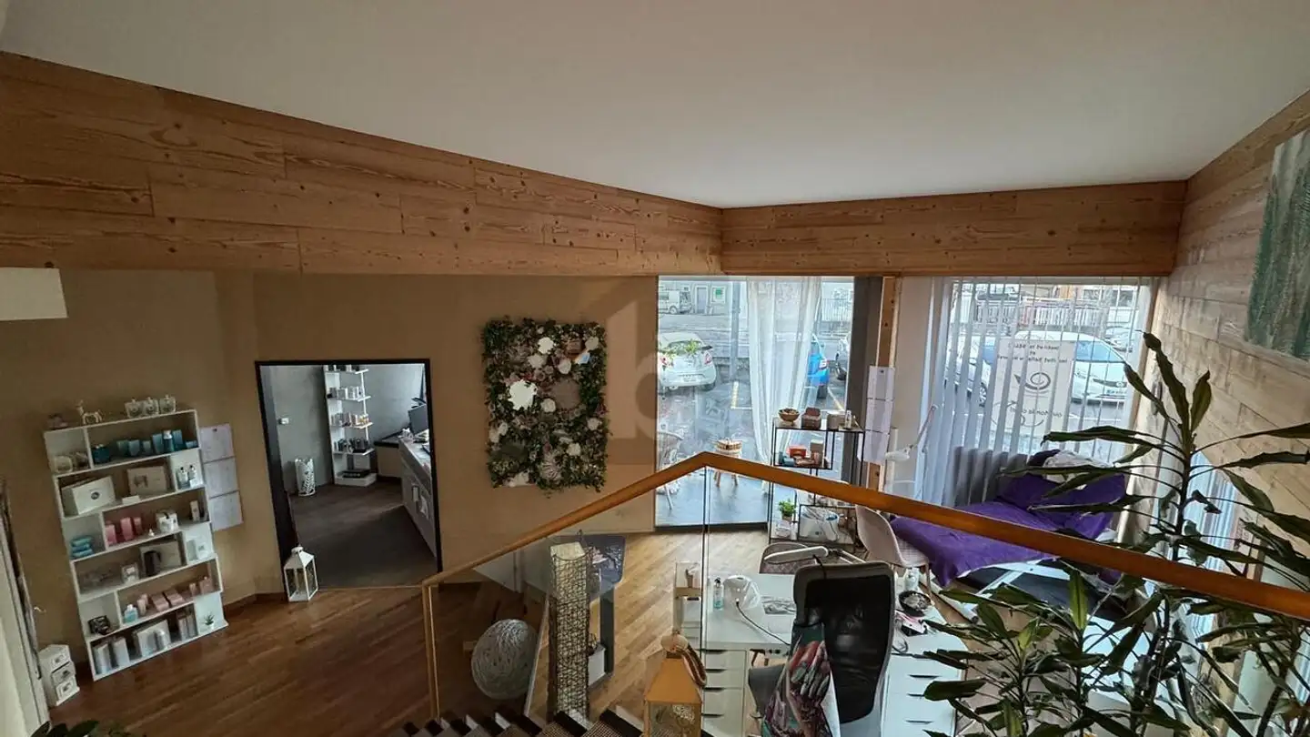 Office space for rent - 1880 Bex - Photo 2