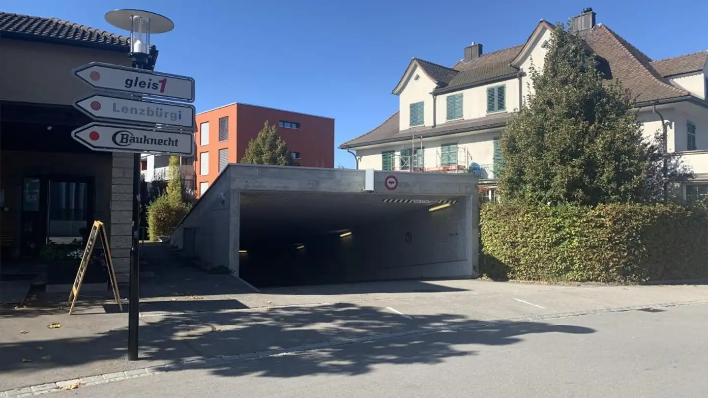 Tiefgaragenstellplatz mieten - Niederlenzer Kirchweg 5, 5600 Lenzburg