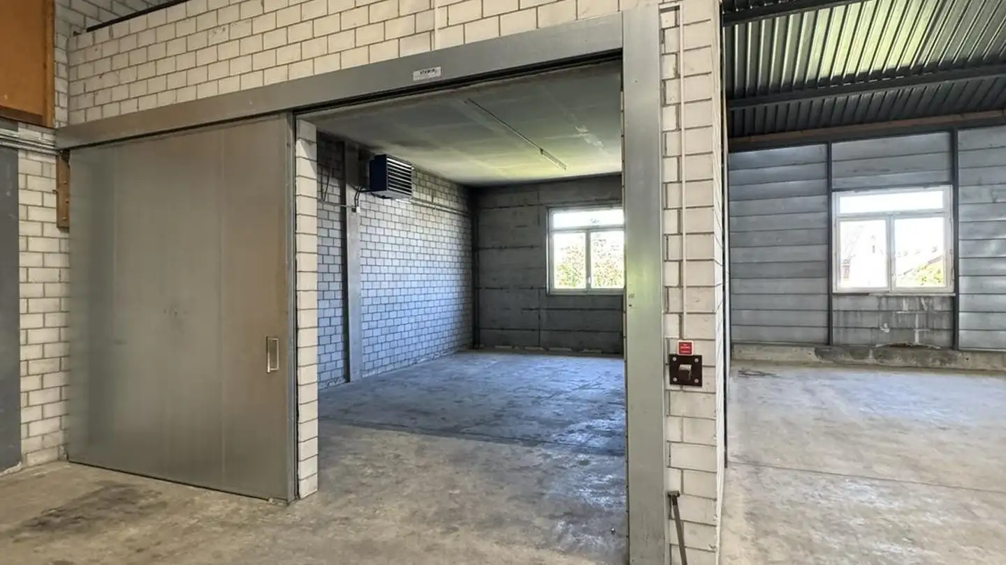 Commerciale in affitto - Alte Landstrasse 12, 8600 Dübendorf