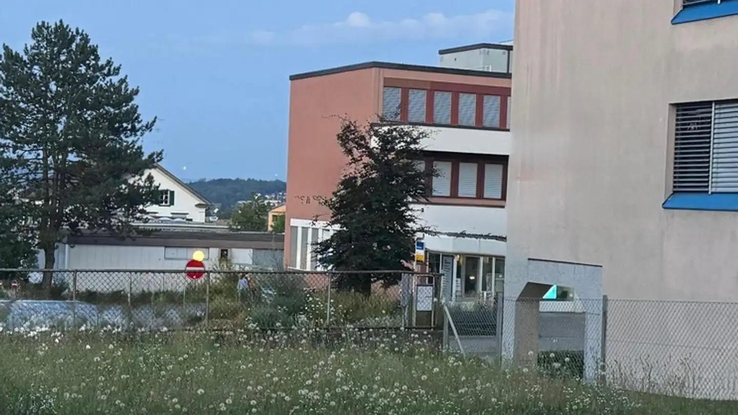 Parcheggio esterno in affitto - 8157 Dielsdorf