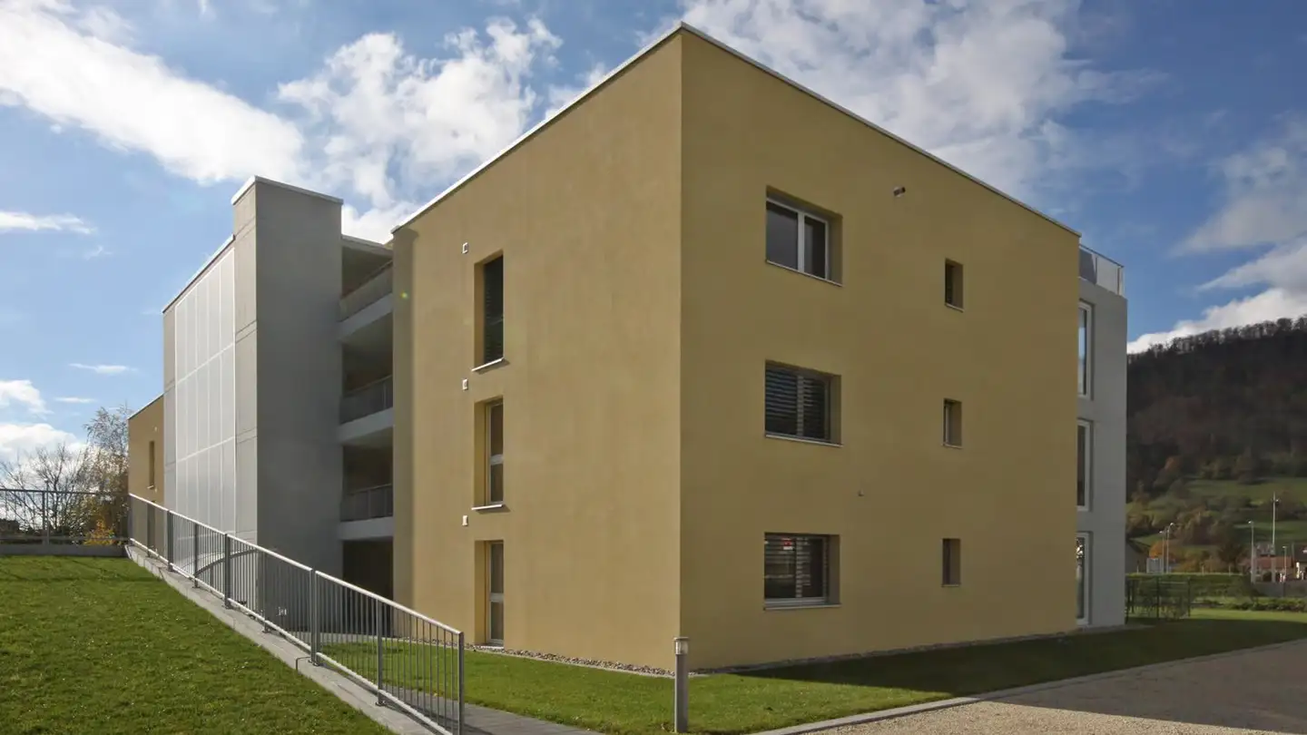 Tiefgaragenstellplatz mieten - Fliederstrasse 15, 4663 Aarburg