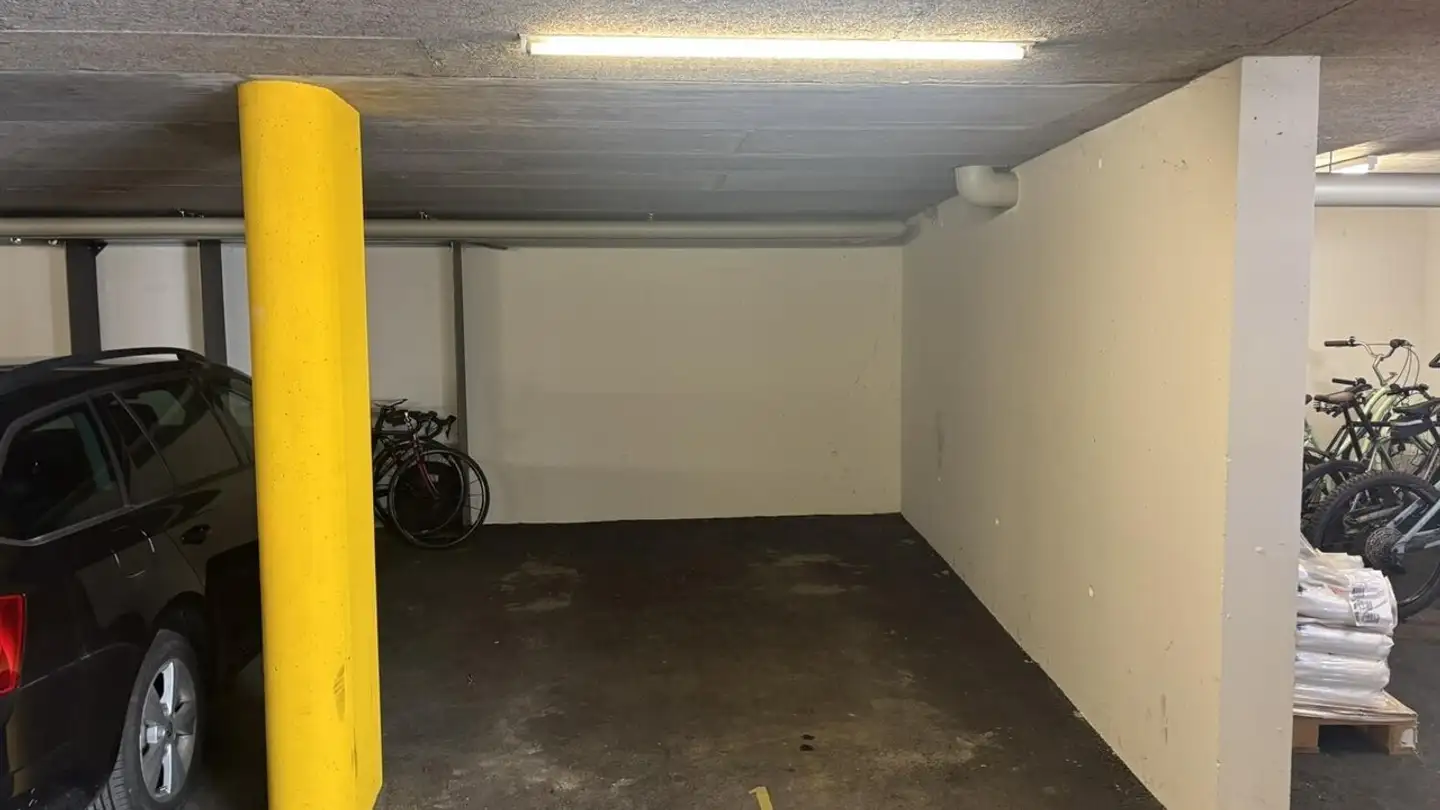 Underground parking space for rent - Alberweg 4, 7012 Felsberg - Photo 2