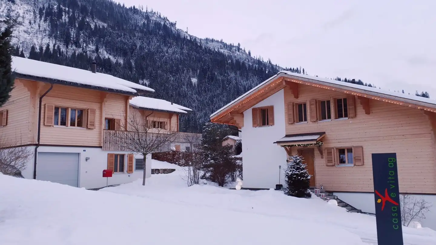 Chalet in vendita - Pfyfeneggstrasse 1, 3770 Zweisimmen