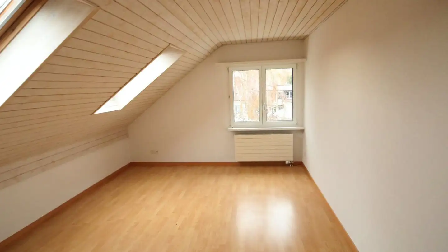 Attic flat for rent - Rüetschbergstrasse 4, 8356 Ettenhausen TG - Photo 3