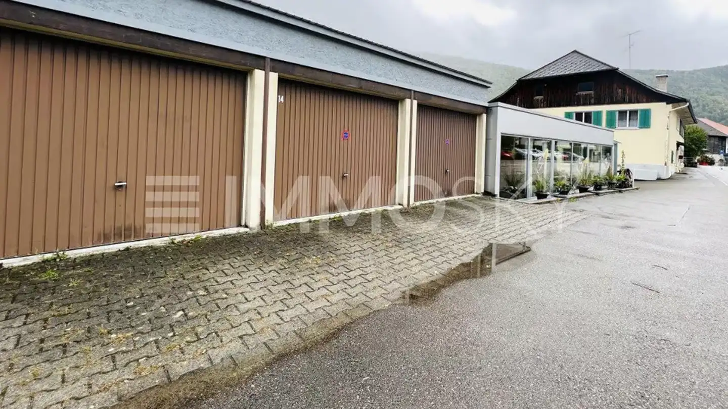 Residential building for sale - 2738 Court - Photo 4