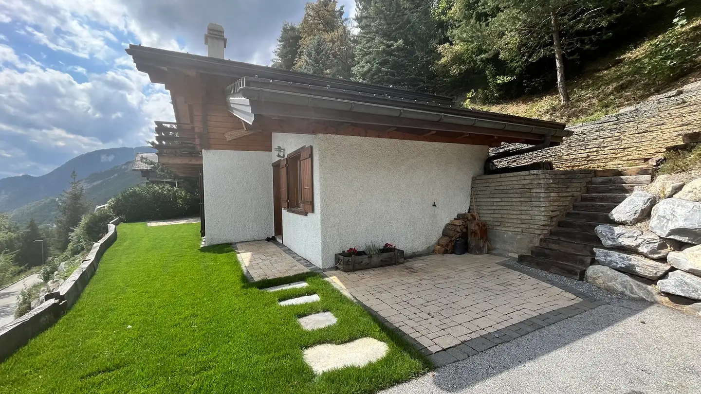 Chalet for sale - 1976 Aven