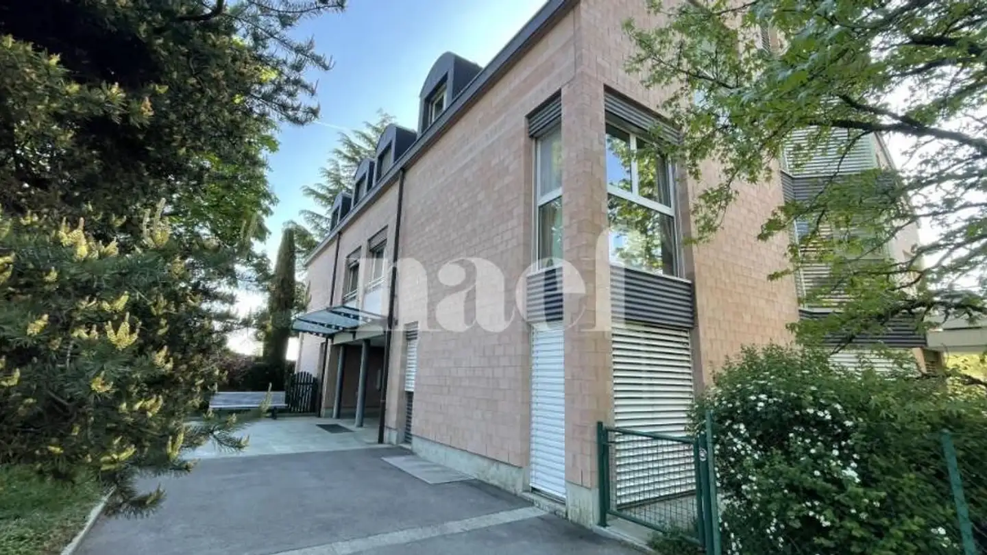 Gewerbe mieten - 1196 Gland