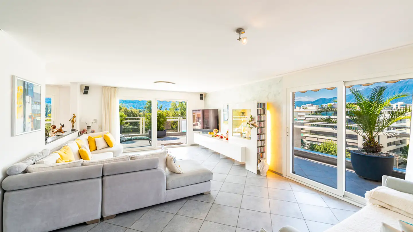 Penthouse for sale - 6600 Locarno