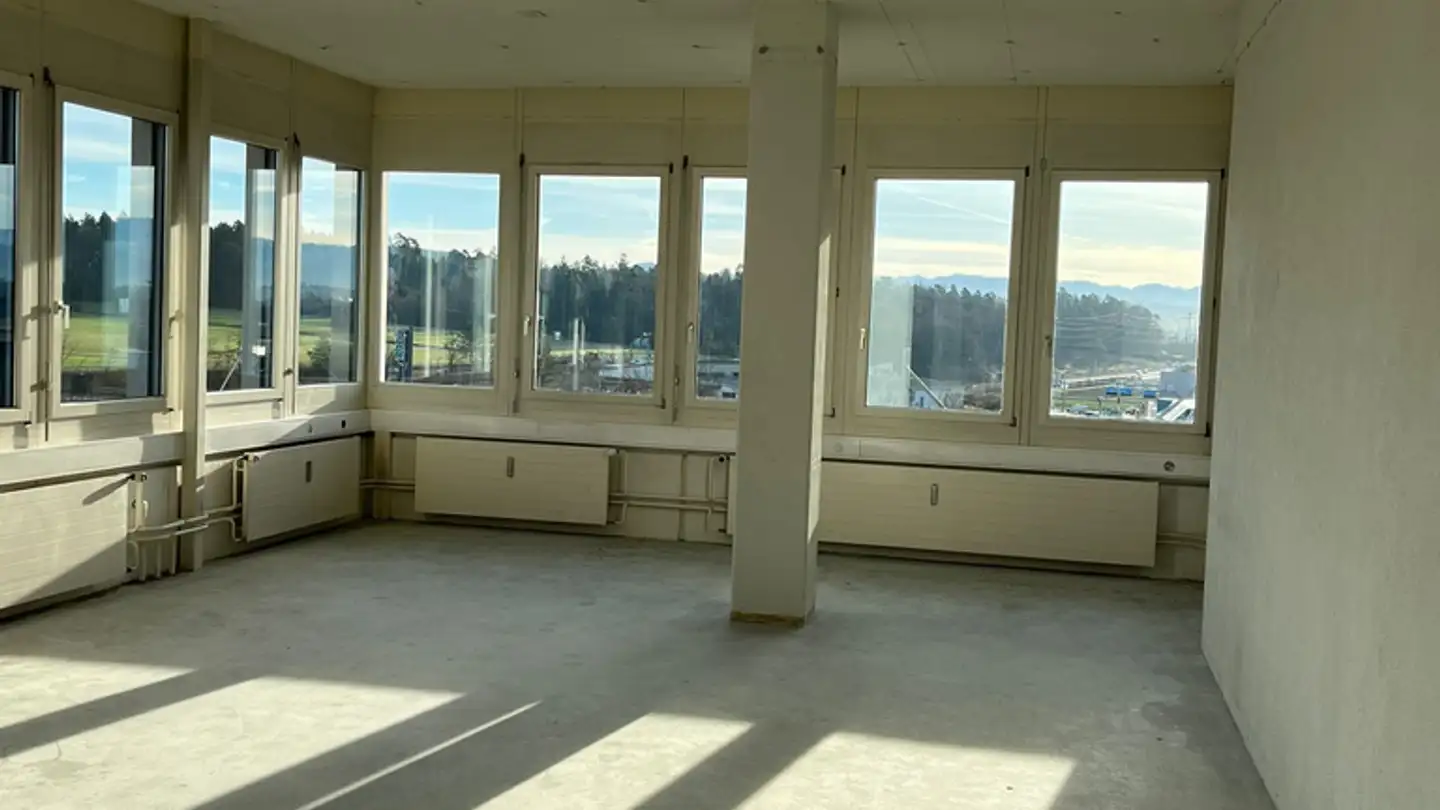 Bürofläche mieten - Chriesbaumstrasse 2, 8604 Volketswil - Foto 3