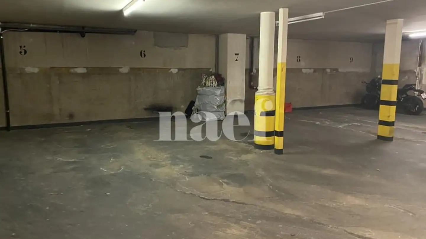 Garage individuel à louer - Rue Numa-Droz 102, 2300 La Chaux-de-Fonds