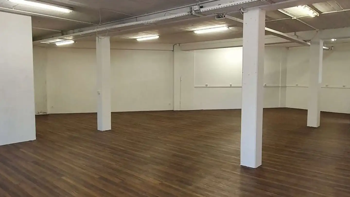 Commercial à louer - Stationsstrasse 71, 8606 Nänikon - Photo 3