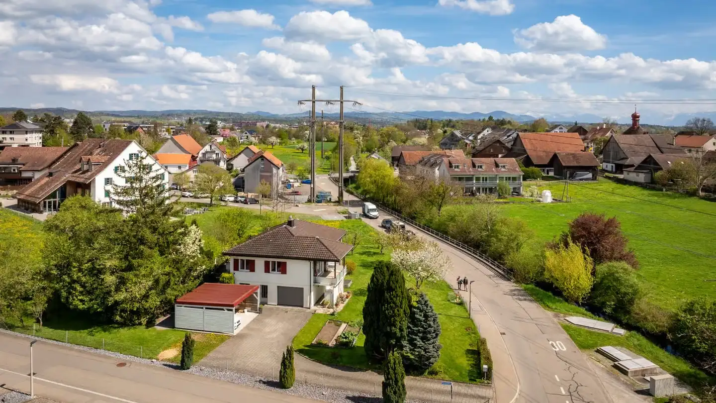 Single house for rent - Hermikonstrasse 4, 8603 Schwerzenbach