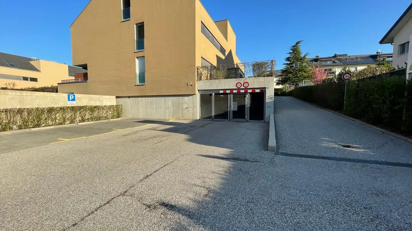 Outdoor parking space for rent - Le Grand-Chemin 41, 1066 Epalinges