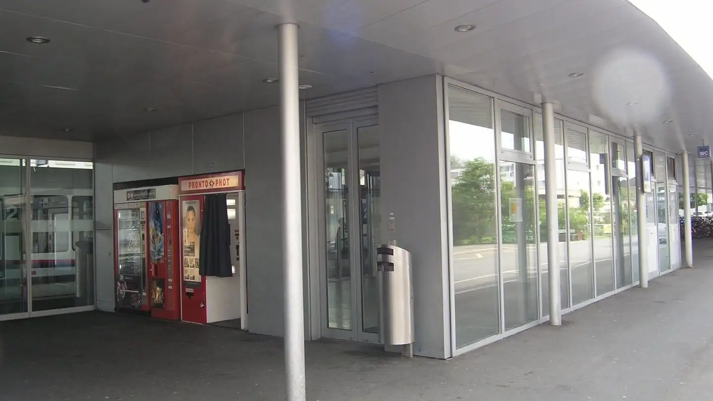 Commercial à louer - Neue Bahnhofstrasse 11, 5737 Menziken