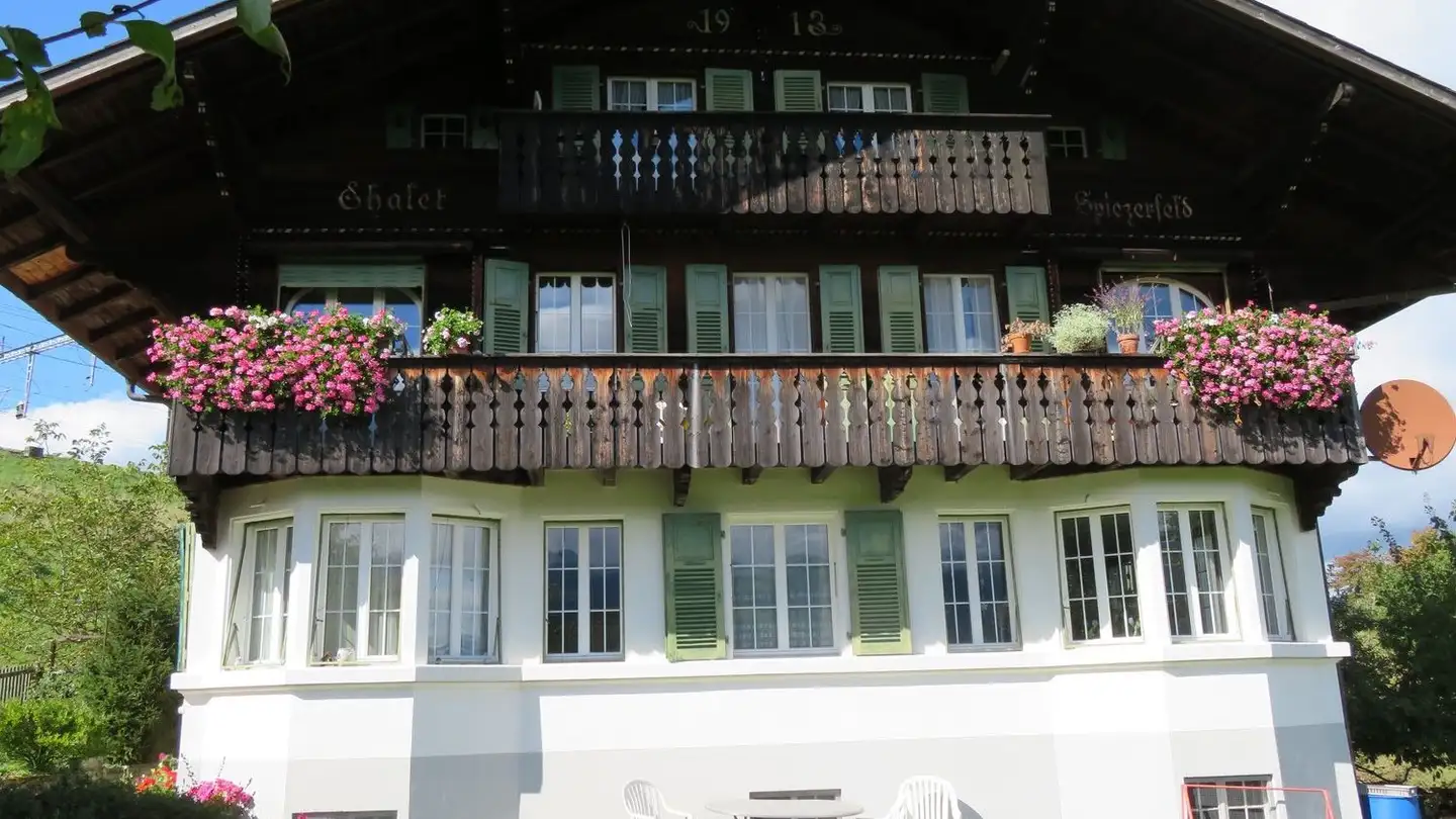 Dachgeschosswohnung mieten - Spiezerfeldweg, 3700 Spiez