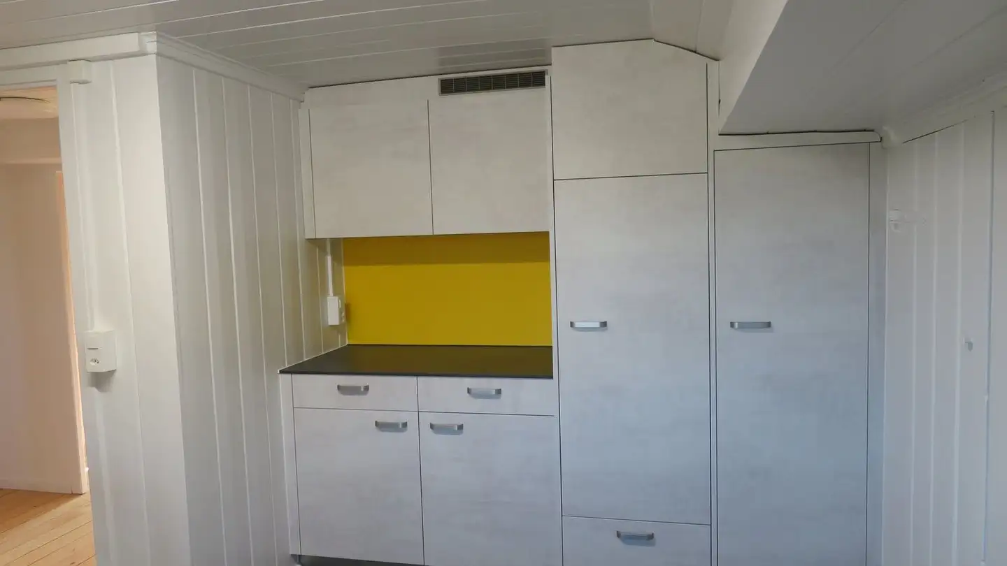 Dachgeschosswohnung mieten - Spiezerfeldweg, 3700 Spiez - Foto 3