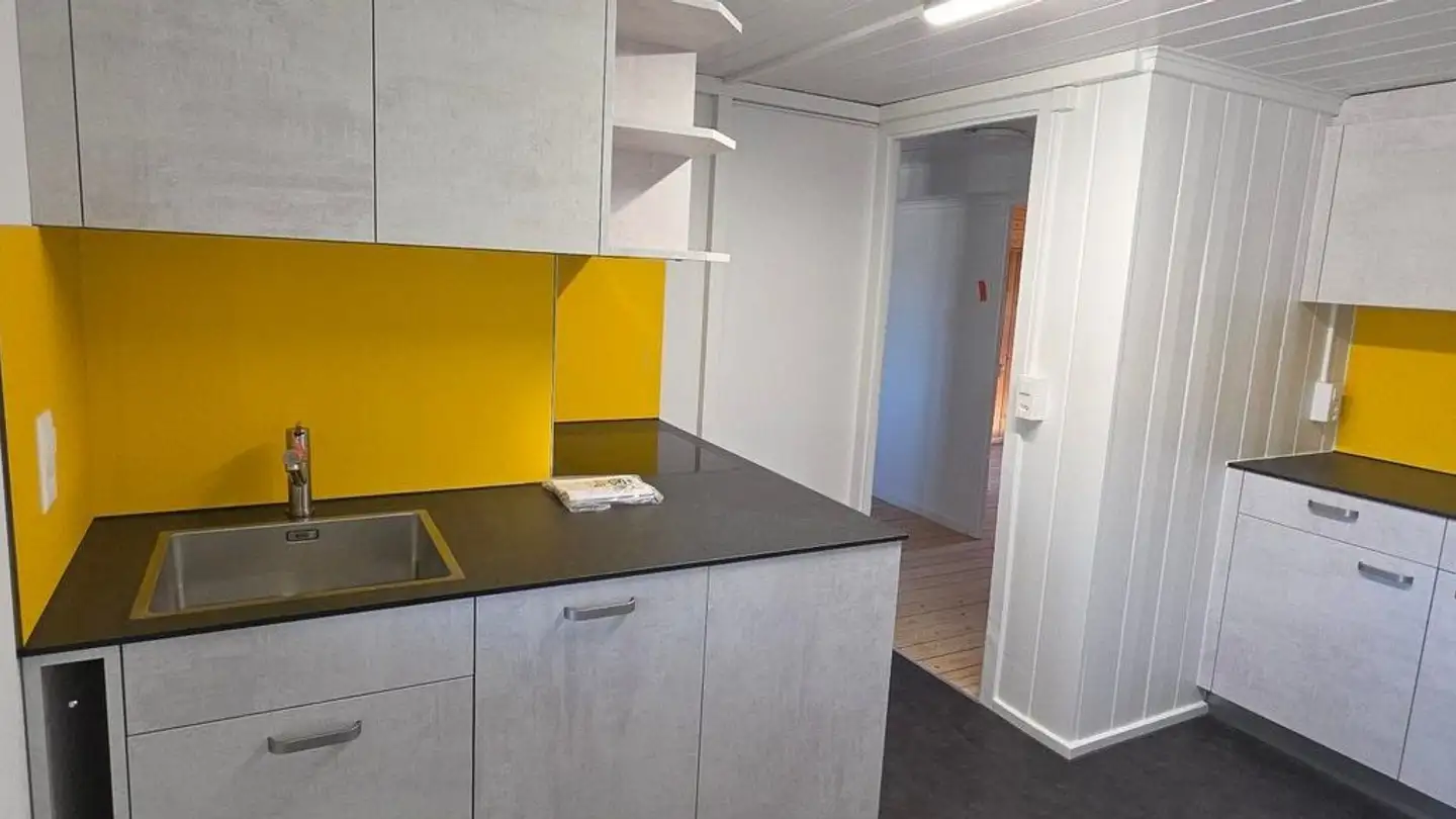 Dachgeschosswohnung mieten - Spiezerfeldweg, 3700 Spiez - Foto 4