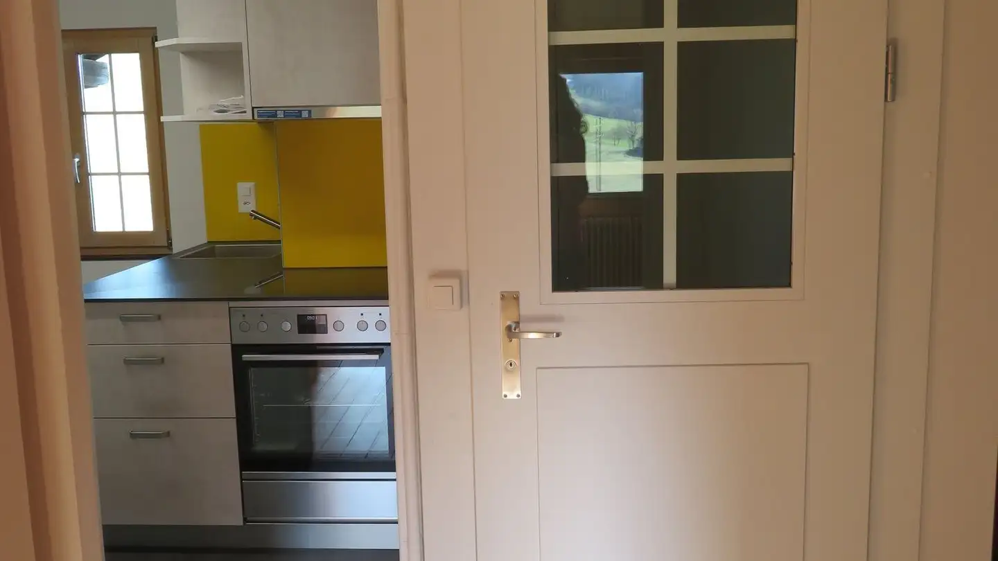Dachgeschosswohnung mieten - Spiezerfeldweg, 3700 Spiez - Foto 2