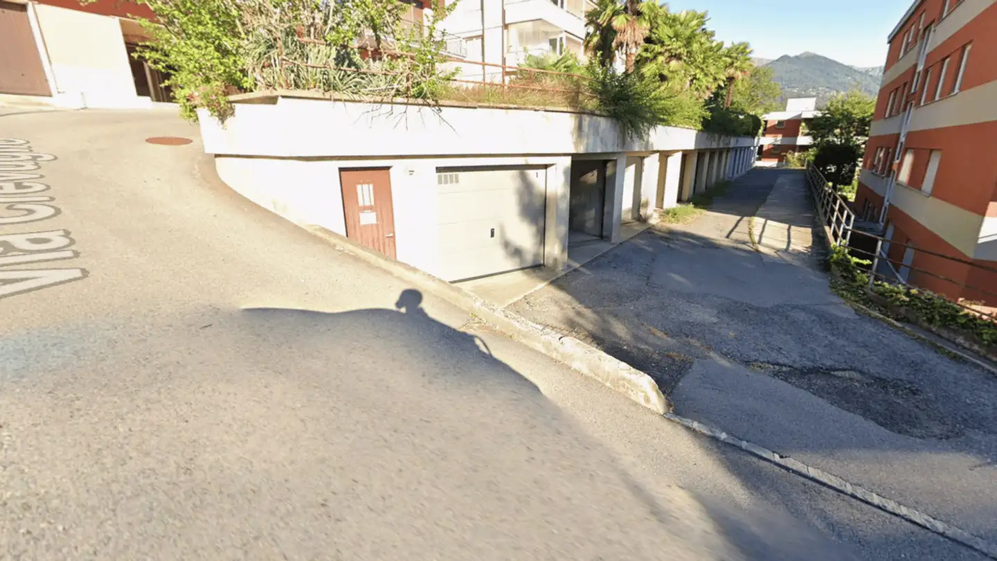 Garage individuel à louer - Via Crevuglio 25b, 6932 Breganzona