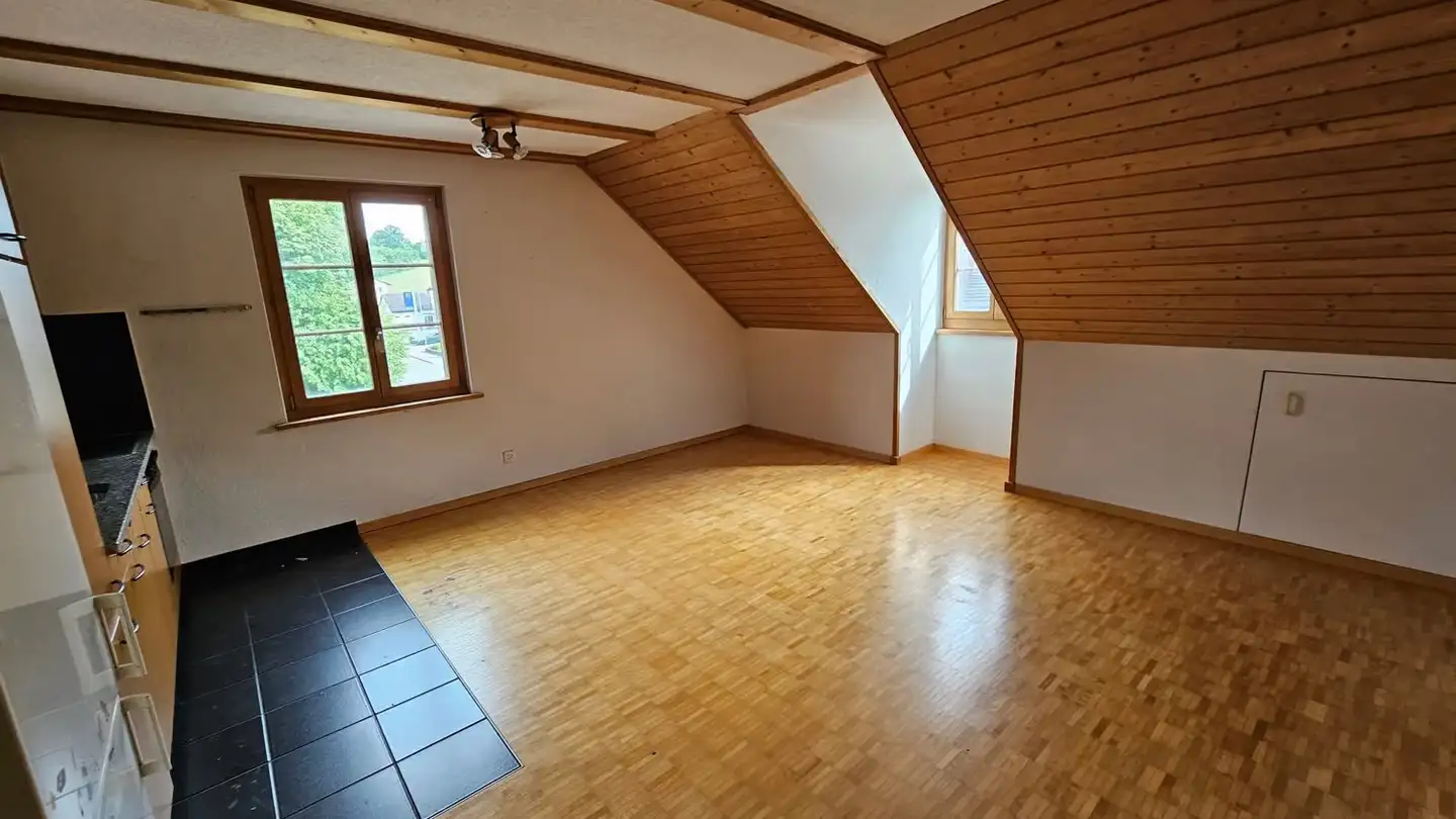Attic flat for rent - Pfäffikerstrasse 1, 8604 Volketswil - Photo 2