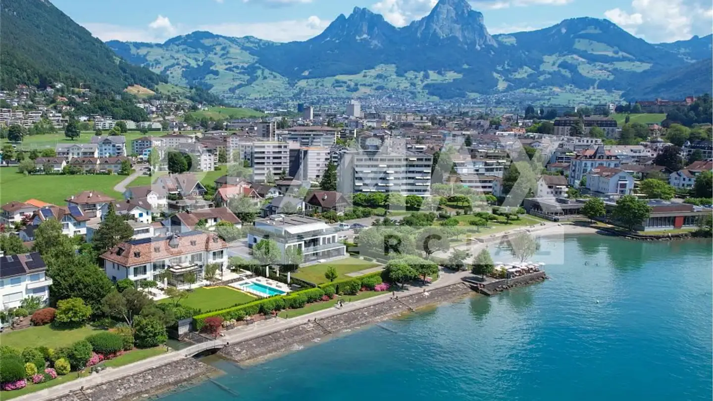 Commercial à louer - Gersauerstrasse 11, 6440 Brunnen