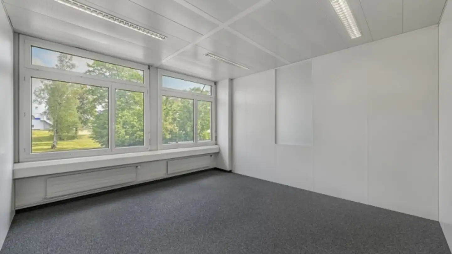 Office space for rent - Industriestrasse 25, 8604 Volketswil