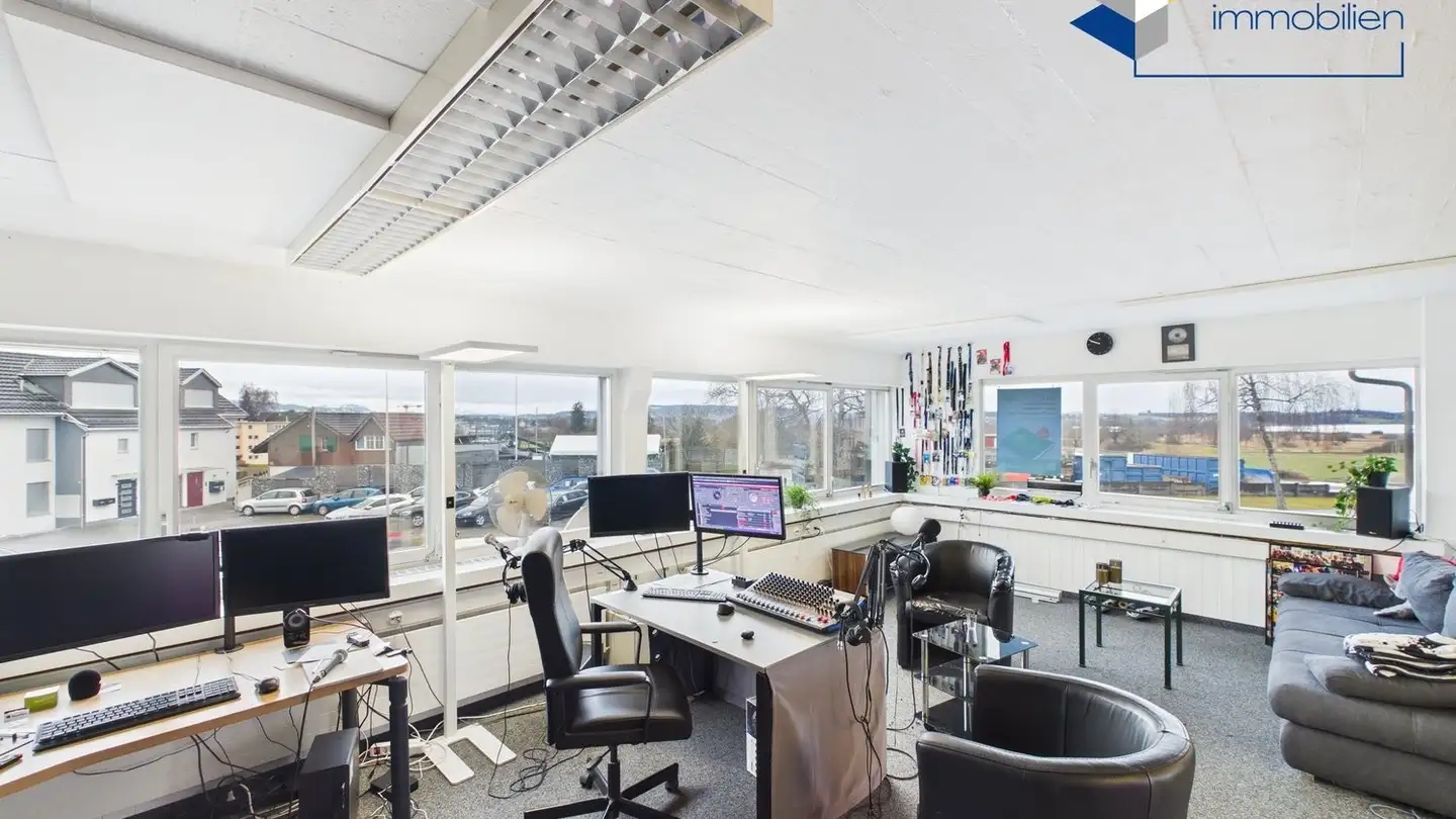 Commercial à louer - Breitistrasse 27, 8623 Wetzikon ZH