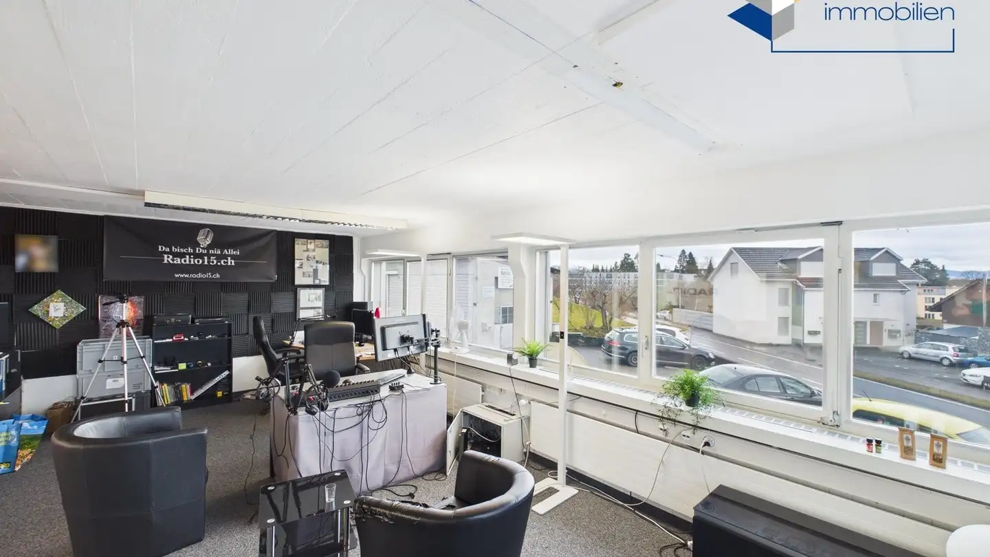Commercial à louer - Breitistrasse 27, 8623 Wetzikon ZH - Photo 2