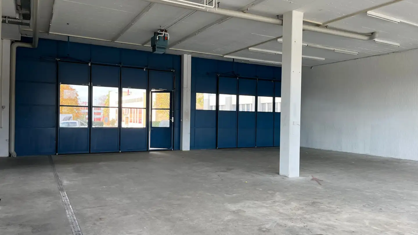 Gewerbe mieten - Chriesbaumstrasse 2, 8604 Volketswil - Foto 2