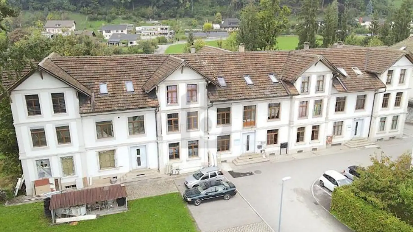 Mixed-use building for sale - 4950 Huttwil