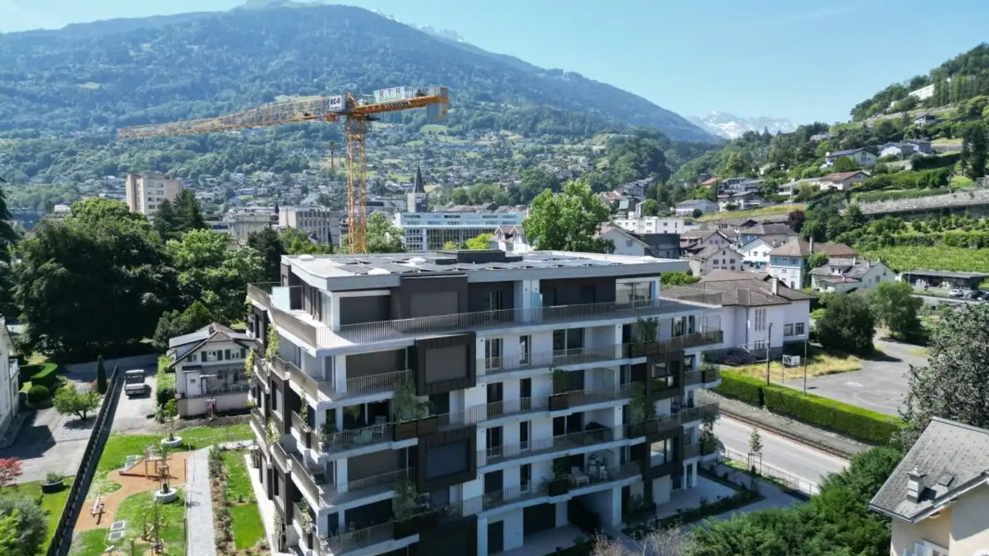 Outdoor parking space for rent - Avenue Du Crochetan 20, 1870 Monthey - Photo 2