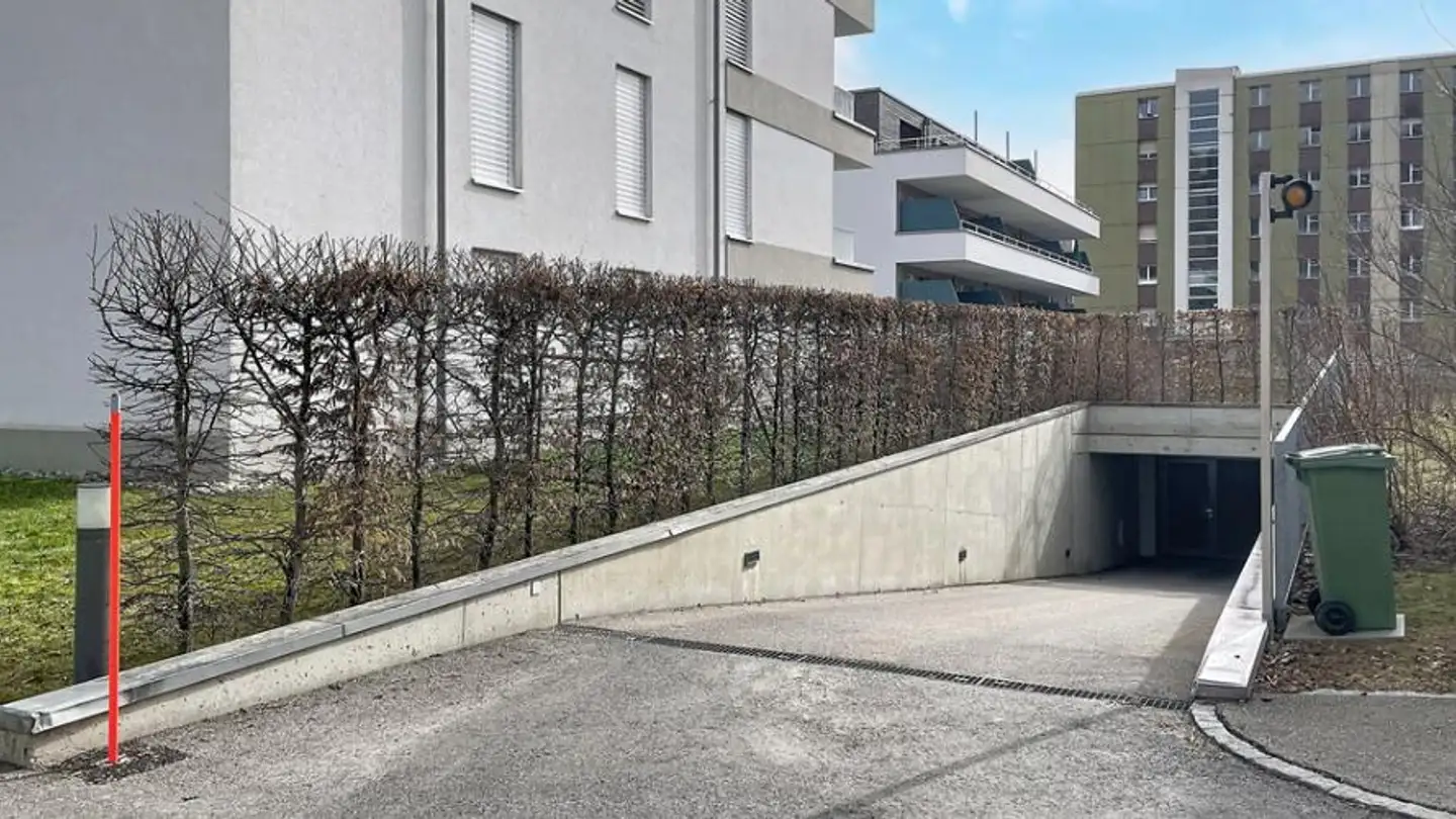 Single garage for rent - Rue de l'Emancipation 19B, 2300 La Chaux-de-Fonds
