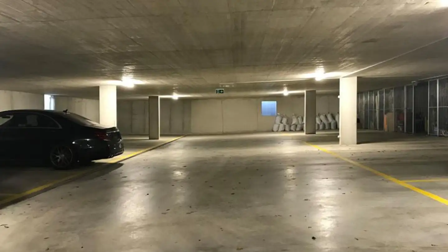 Single garage for rent - Rue de l'Emancipation 19B, 2300 La Chaux-de-Fonds - Photo 3