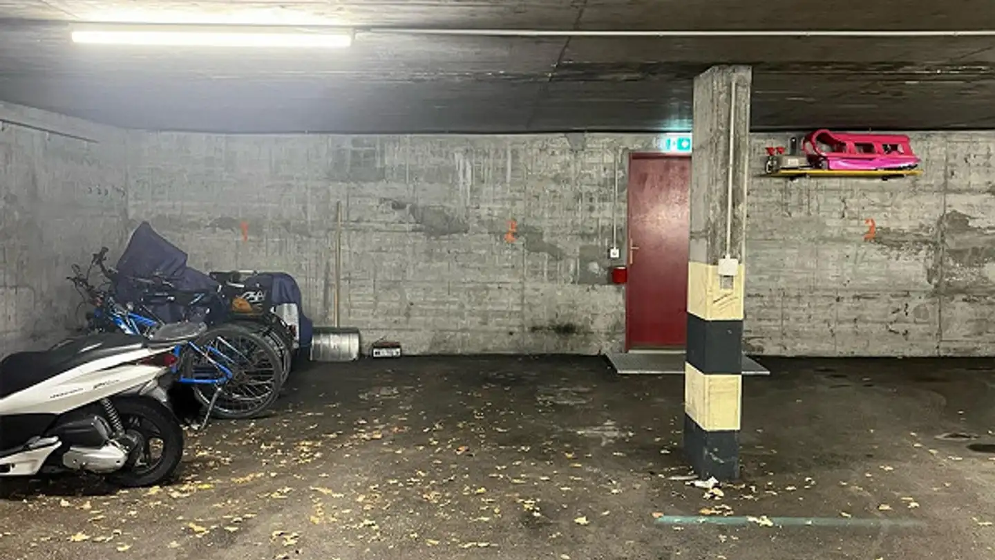 Tiefgaragenstellplatz mieten - Stationsstrasse 10, 7206 Igis